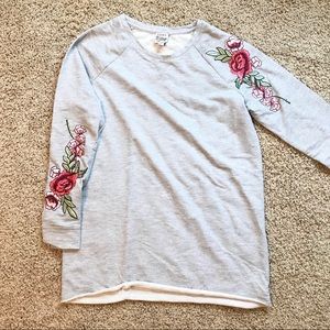NWOT gray embroidered sweatshirt